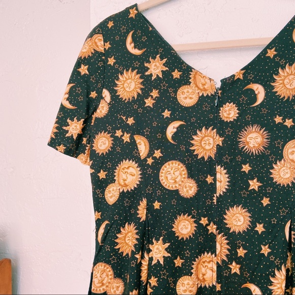 SOLD - VINTAGE Sun & Stars Romper - Picture 4 of 4